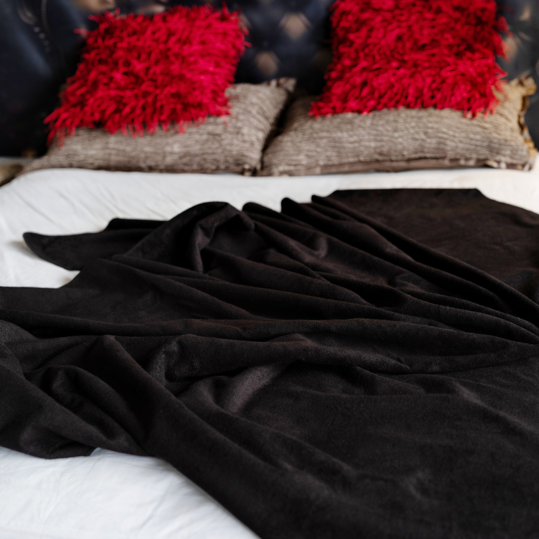 Top 5 Everyday Moments You’ll Wish You Had a Waterproof Blanket (Like Split Peach)