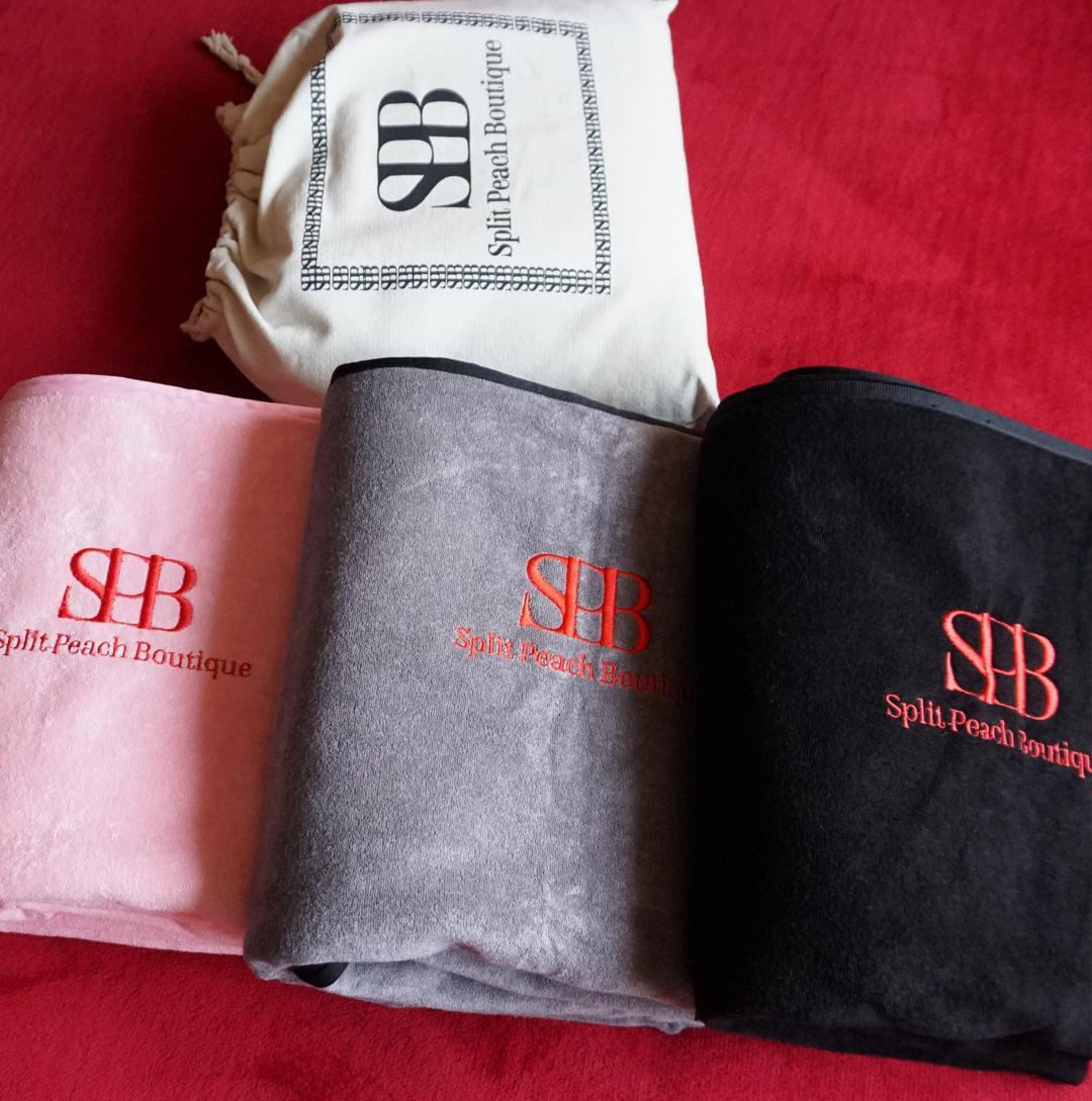The Ultimate Gift Guide: Why the Split Peach Blanket Is the Perfect Gift for Couples, Mums & Pet Parents