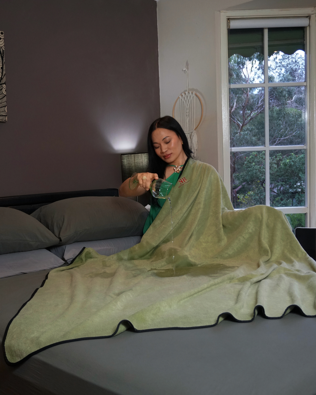 Split Peach Bamboo and Cotton Waterproof Blanket – Matcha Mist