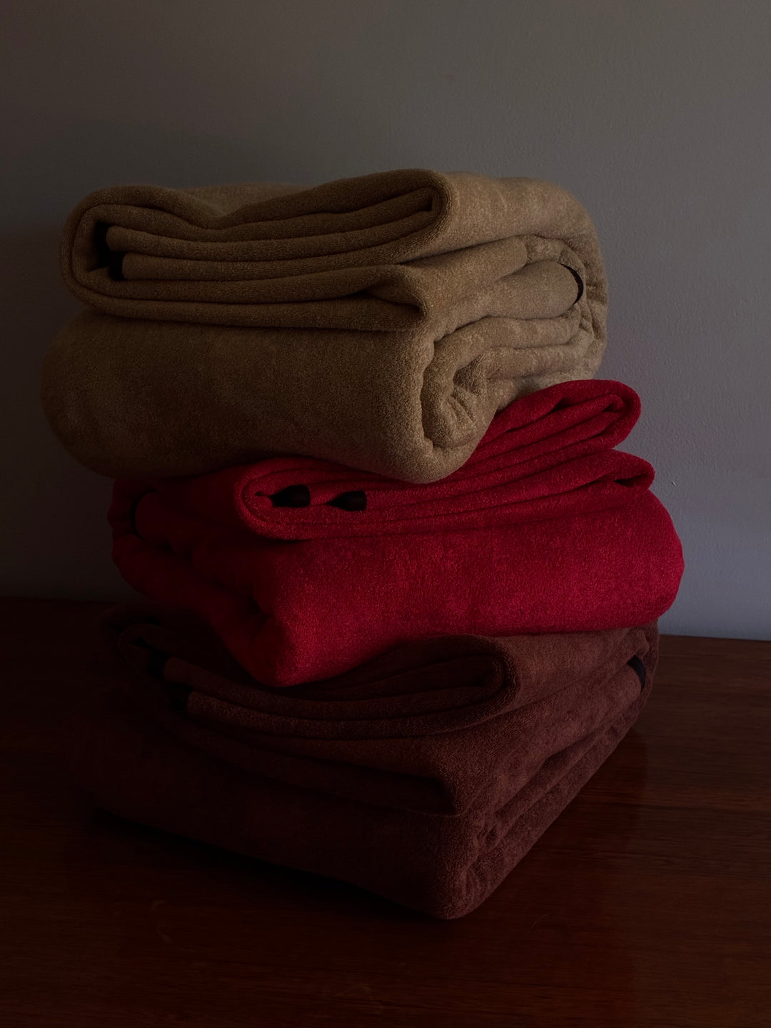 Split Peach Bamboo and Cotton Waterproof Blanket – Espresso Earth