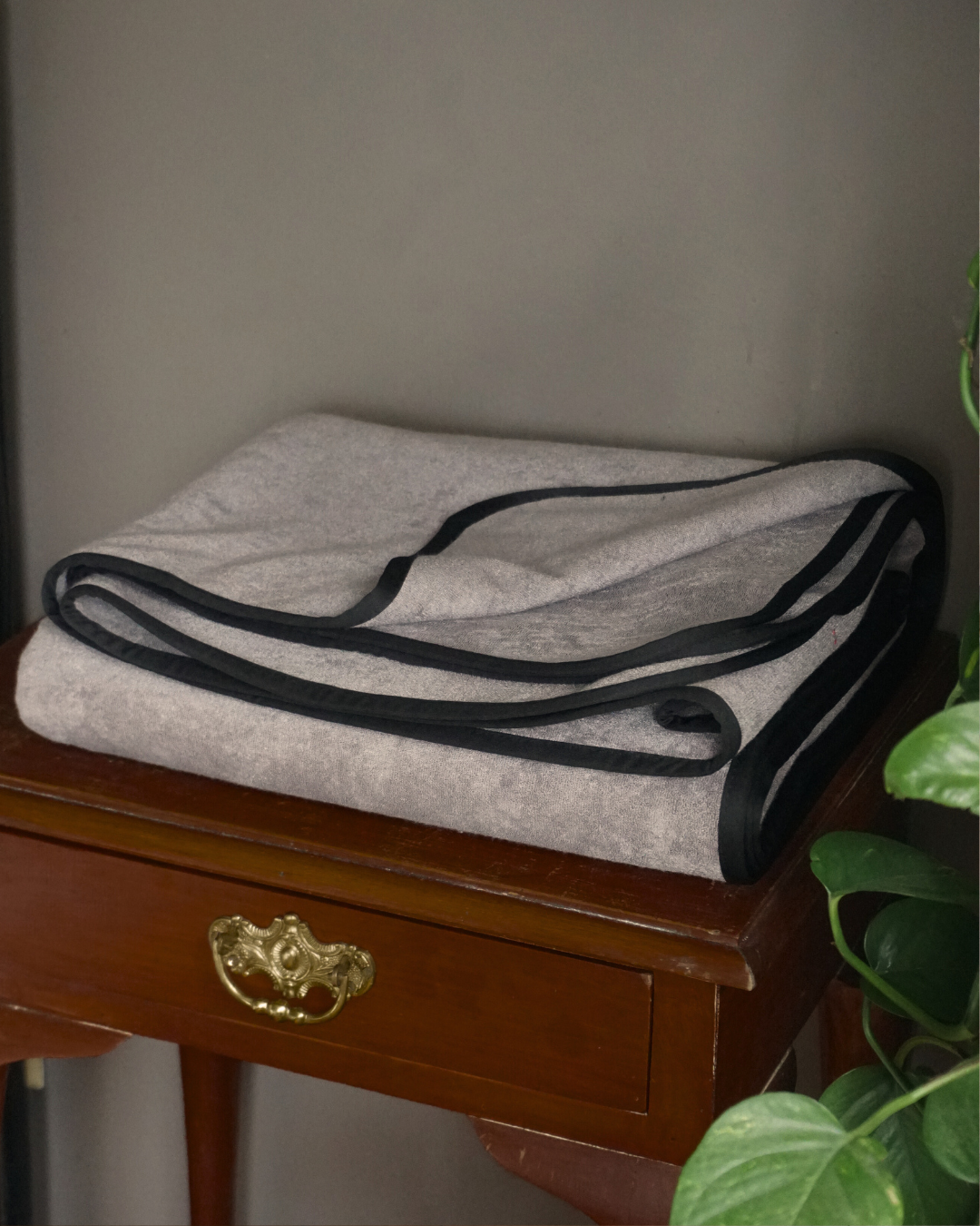Waterproof Blanket – Eco-friendly Bamboo Grey on Grey