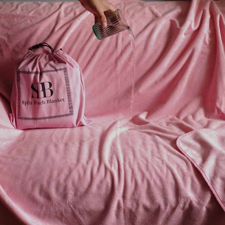 Split Peach™ Premium Waterproof Blanket – Pink on Pink