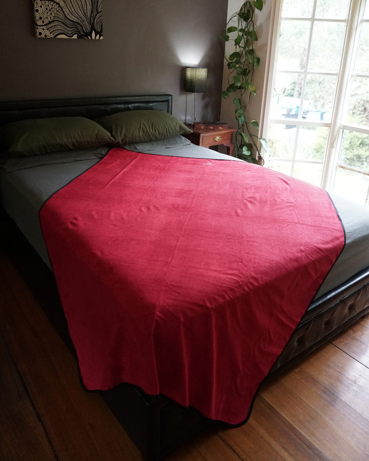 Split Peach Waterproof Blanket Red & Black-Supreme