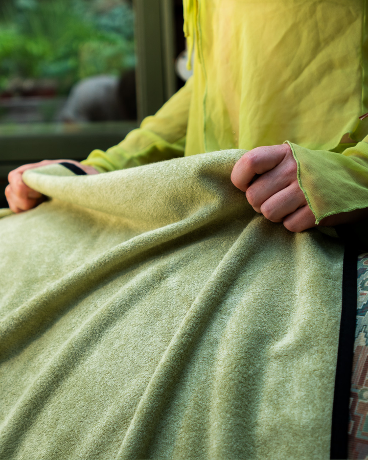 Split Peach Bamboo and Cotton Waterproof Blanket – Matcha Mist