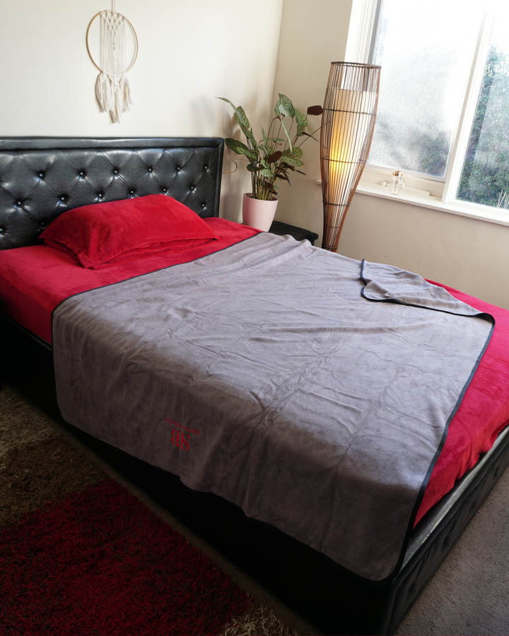 Split Peach™ Premium Waterproof Bamboo Blanket – Grey on Grey