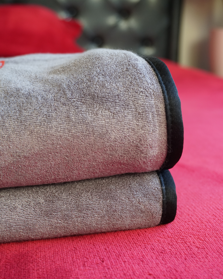 Split Peach™ Premium Waterproof Bamboo Blanket – Grey on Grey