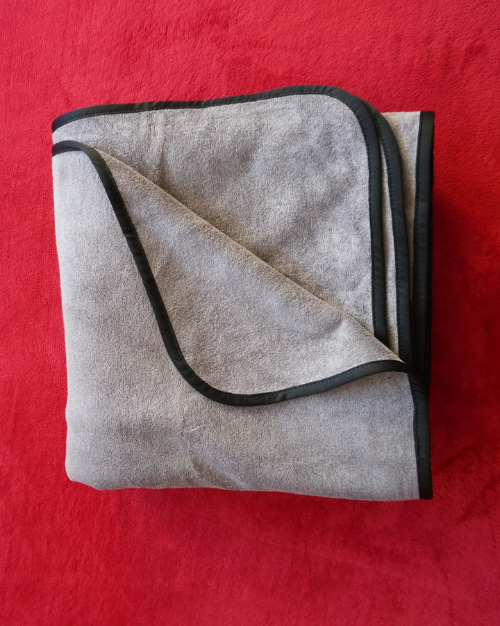 Split Peach™ Premium Waterproof Bamboo Blanket – Grey on Grey