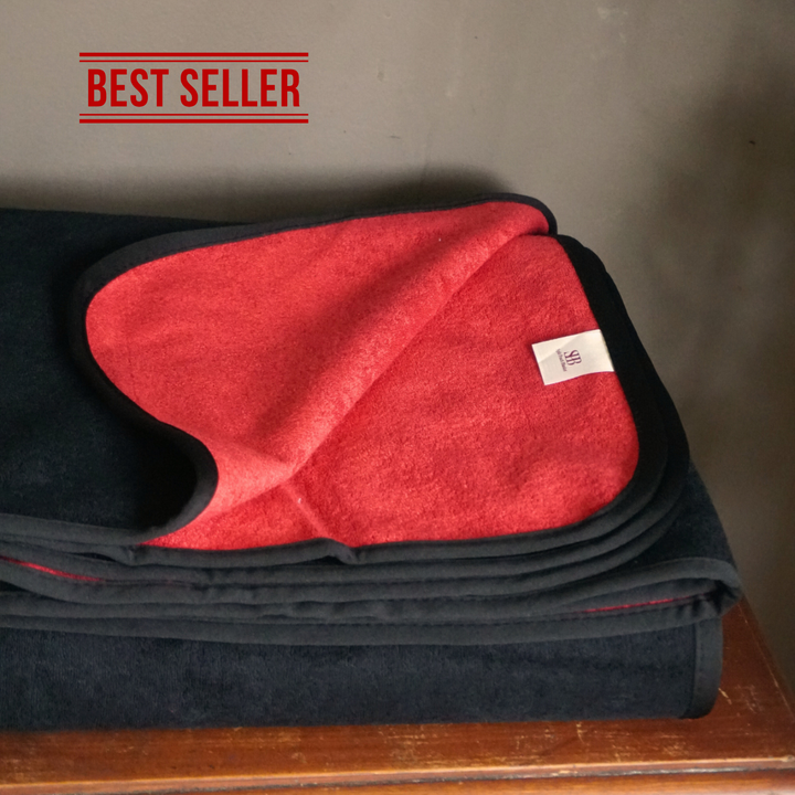 Split Peach Waterproof Blanket Original-Red & Black