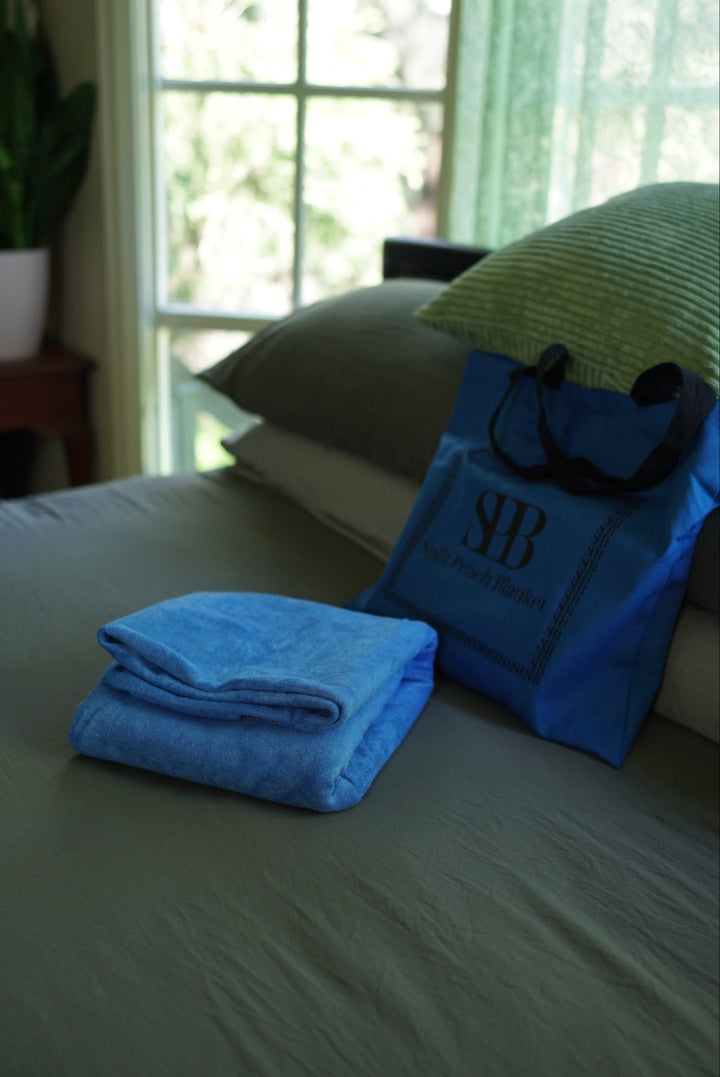 Capri Blue Regular waterproof blanket — 150 × 100 cm