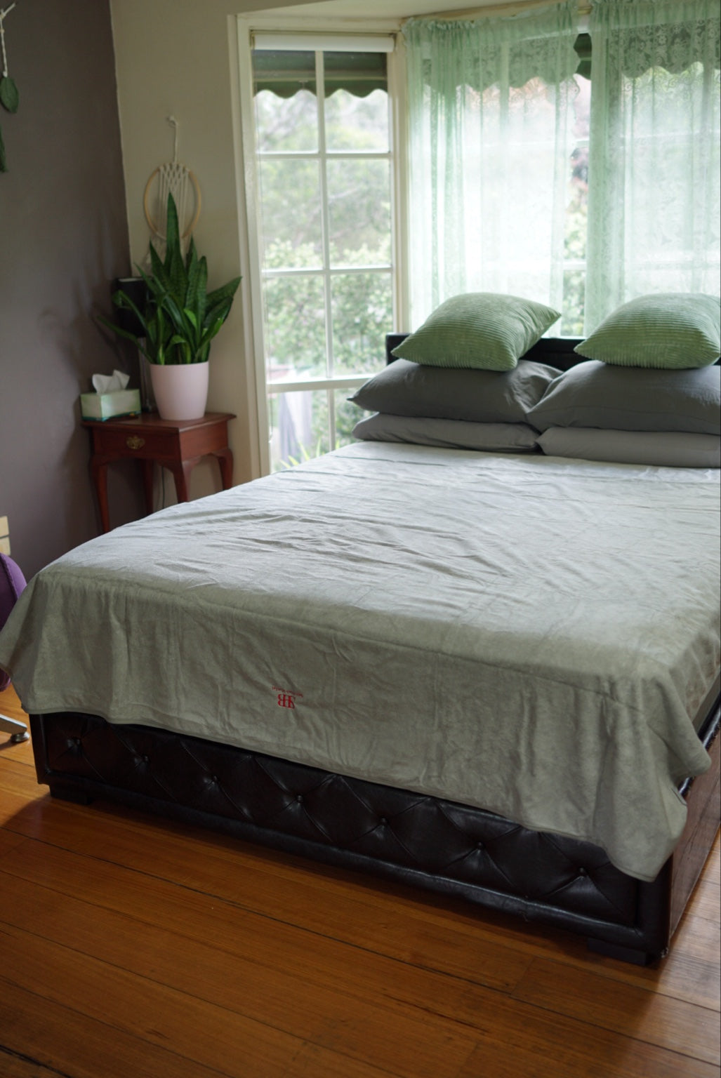Crystal Luxury 200 × 200 cm waterproof blanket showing full bed coverage from a second angle